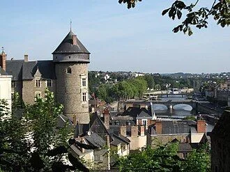 Rennes à la mer et au vert : Laval