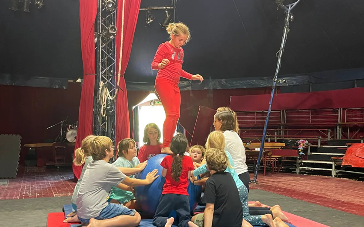 Atelier cirque 7-12 ans sous chapiteau !