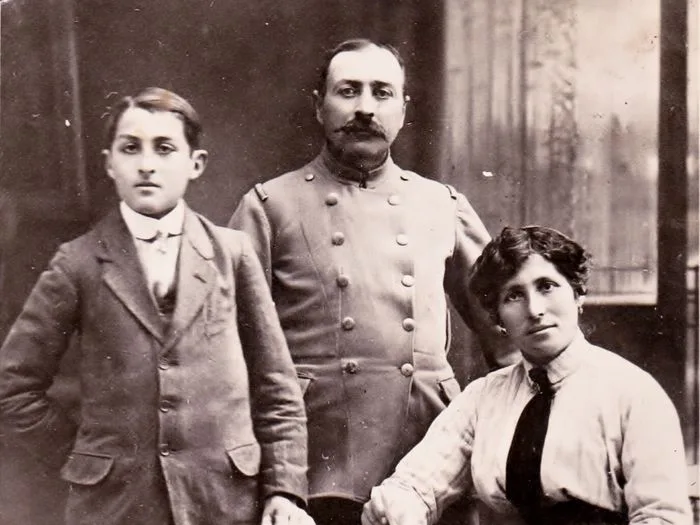 PORTRAIT DE FAMILLE