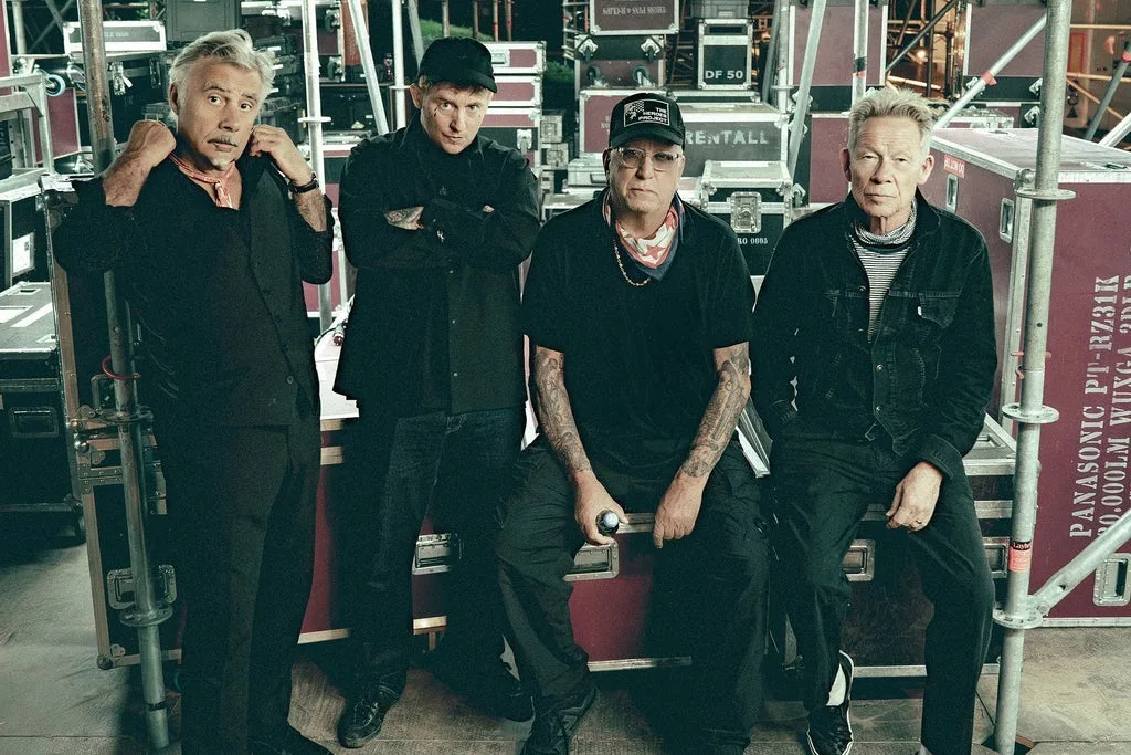SEX PISTOLS (Steve Jones, Paul Cook, Glen Matlock) feat. Frank Carter