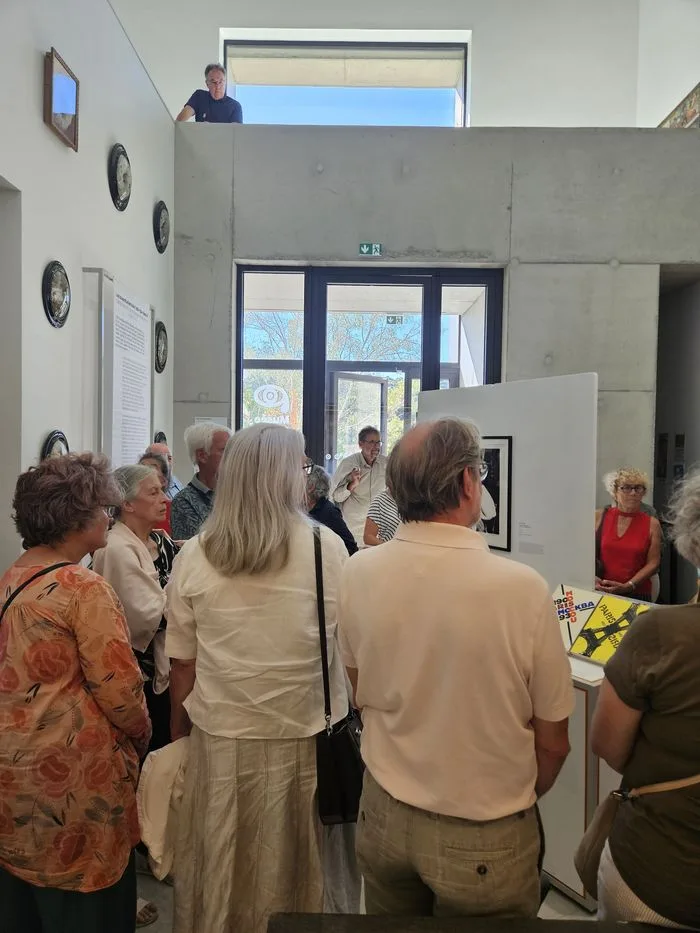 Visite du conservateur de deux expositions