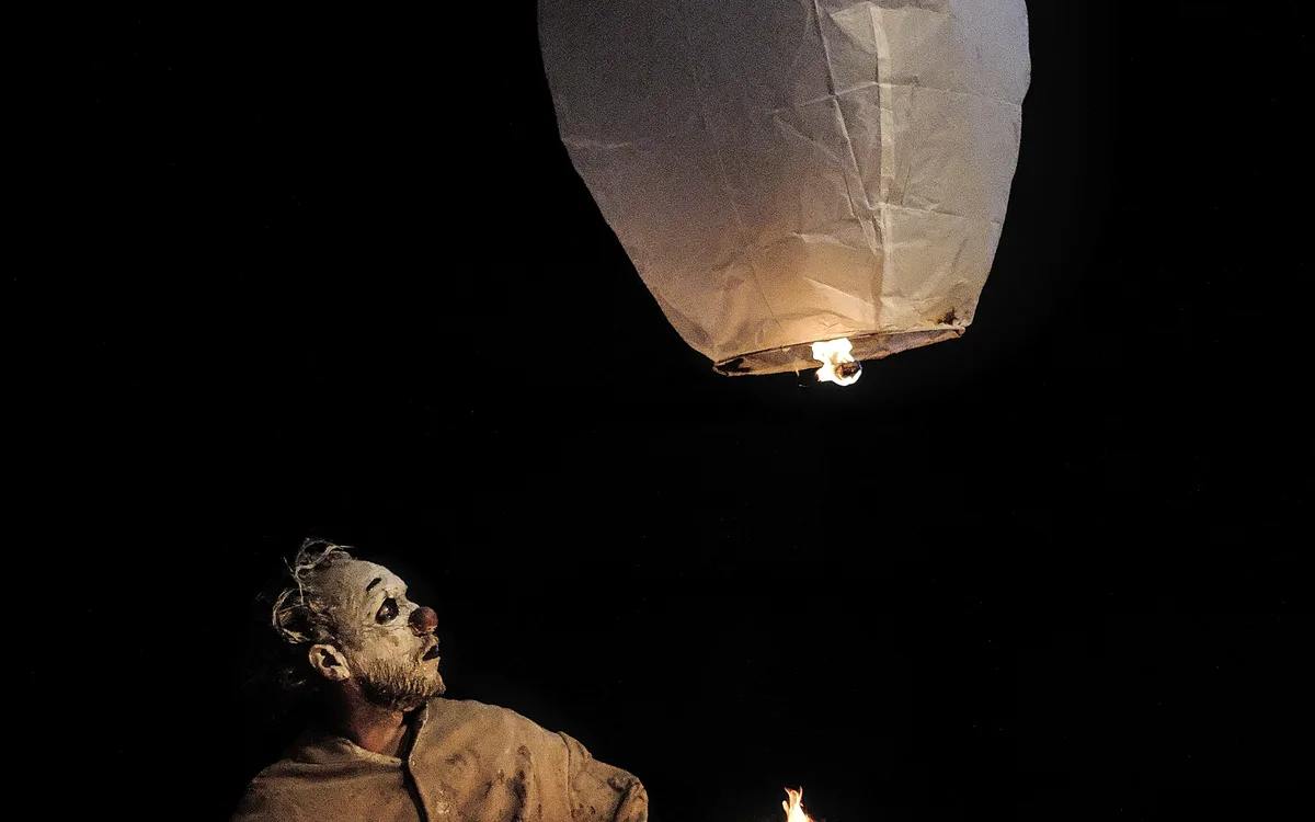Un spectacle de clown qui met le feu