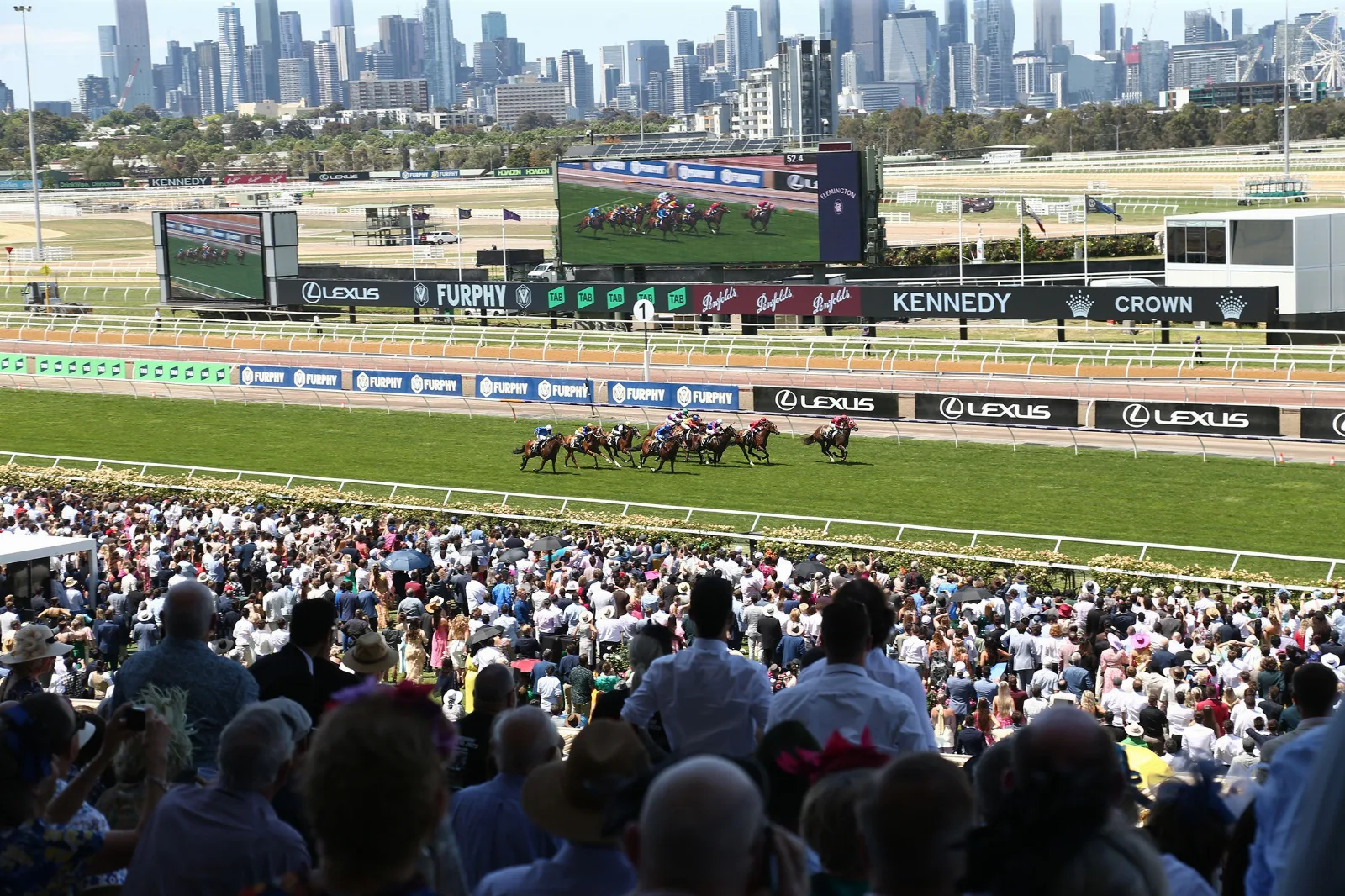 Crown Makybe Diva Stakes Day - Members Enclosure Daily Guest Ticket