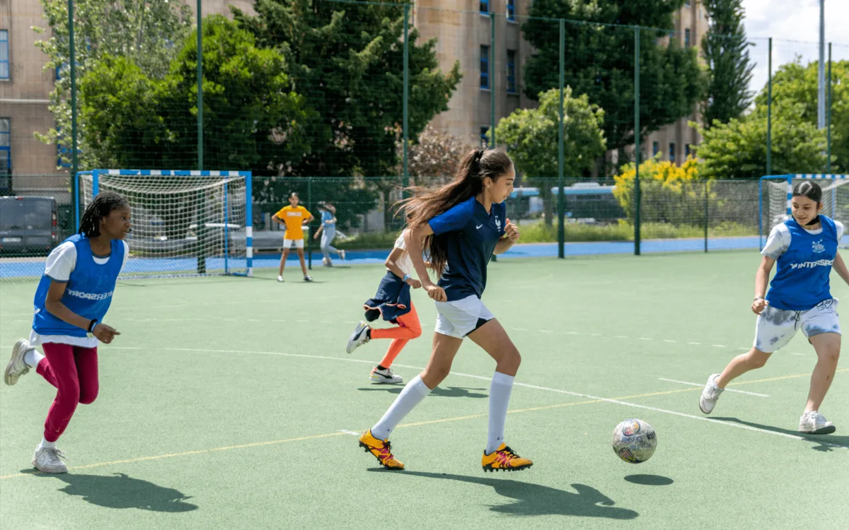 Un pop-up à la croisée de la mode, de l'art et du foot féminin arrive à Paris !