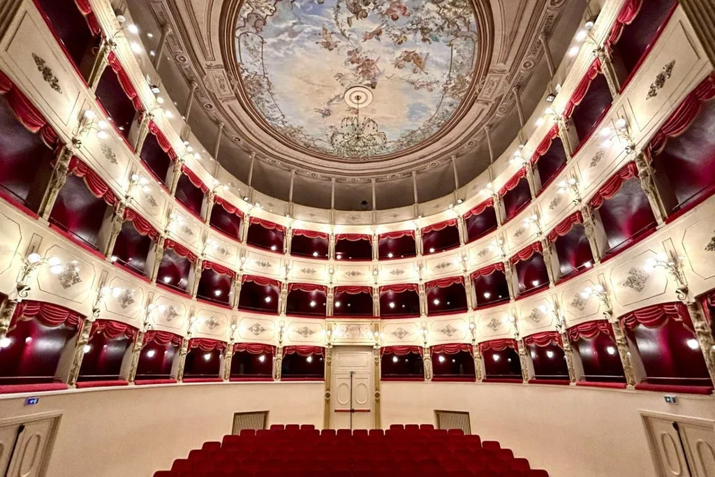 UNA RAZZA IN ESTINZIONE -  Tributo a Gaber