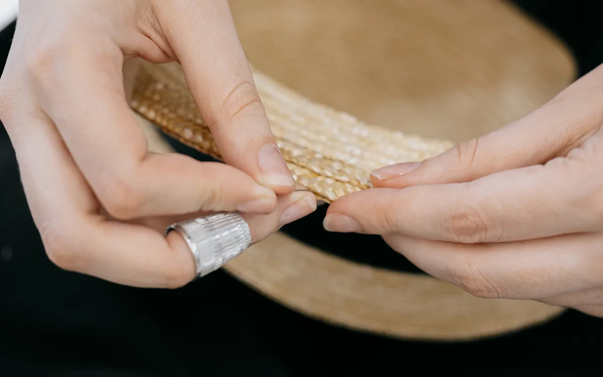 Expo à la Galerie du 19M : « Métamorphoses, les chapeaux de Maison Michel »