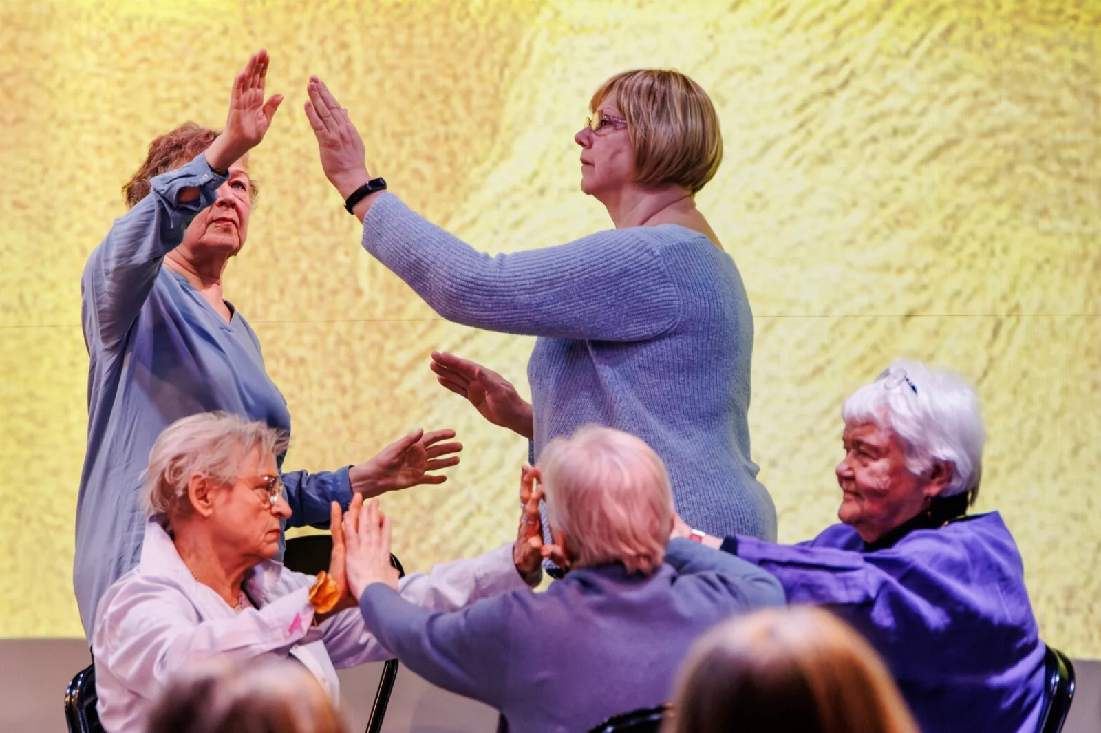TaideLiikutus-yhteisöteatteriryhmä Myllypuron kirjastolla