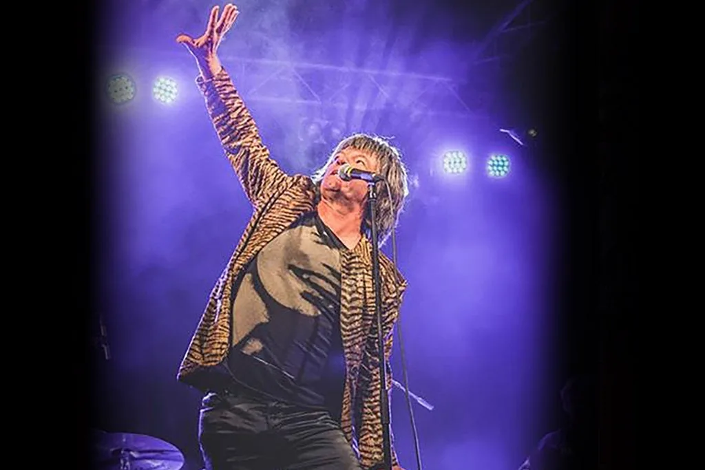 Bouldou, Mona Murray & Sticky Fingers play The Stones & Tina Turner