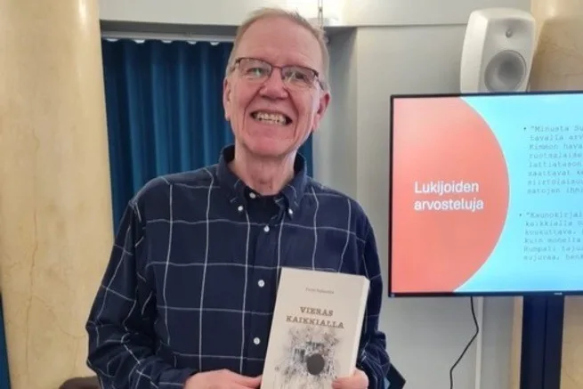 Pertti Sulasalmi: Vieras kaikkialla