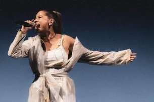 Laura Tesoro in Koor