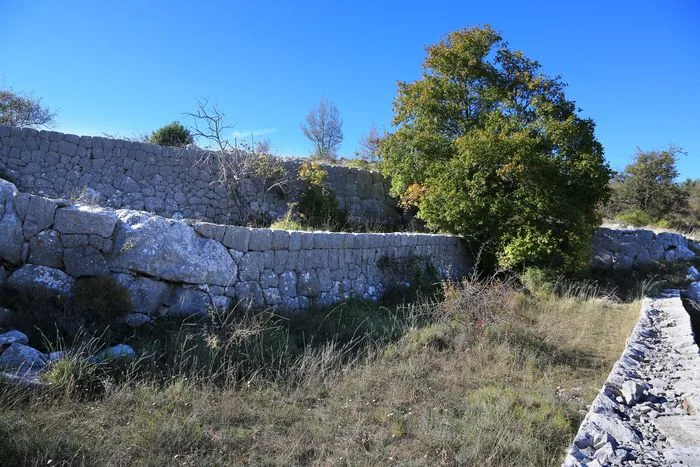 Rando patrimoine : "Les fragiles richesses du Plan des Noves"