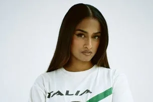 Priya Ragu [LIVE]
