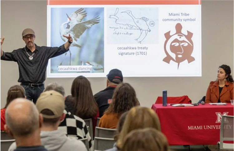 myaamia aacimoona wiintaakanikaaninki 'Myaamia Historical Narratives at the Library