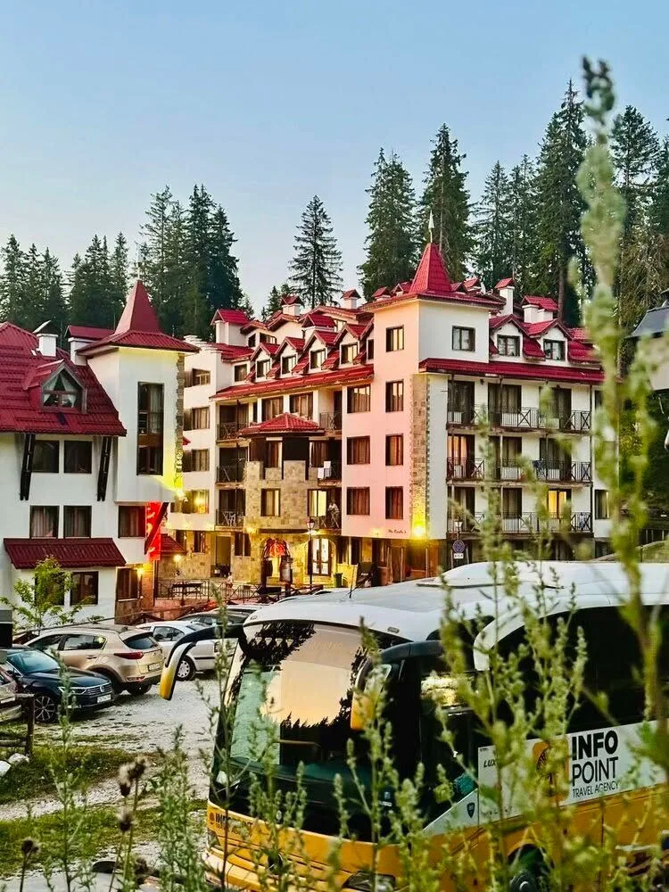 Почивка в Родопите - Пампорово със закуски и вечери за 3 дни! Отпътуване от Варна и Бургас!