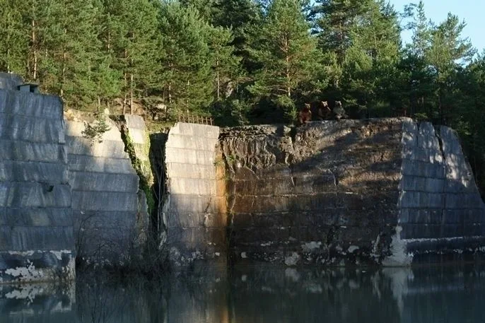 Découvrez l'histoire de la carrière de pierre de taille du Normandoux